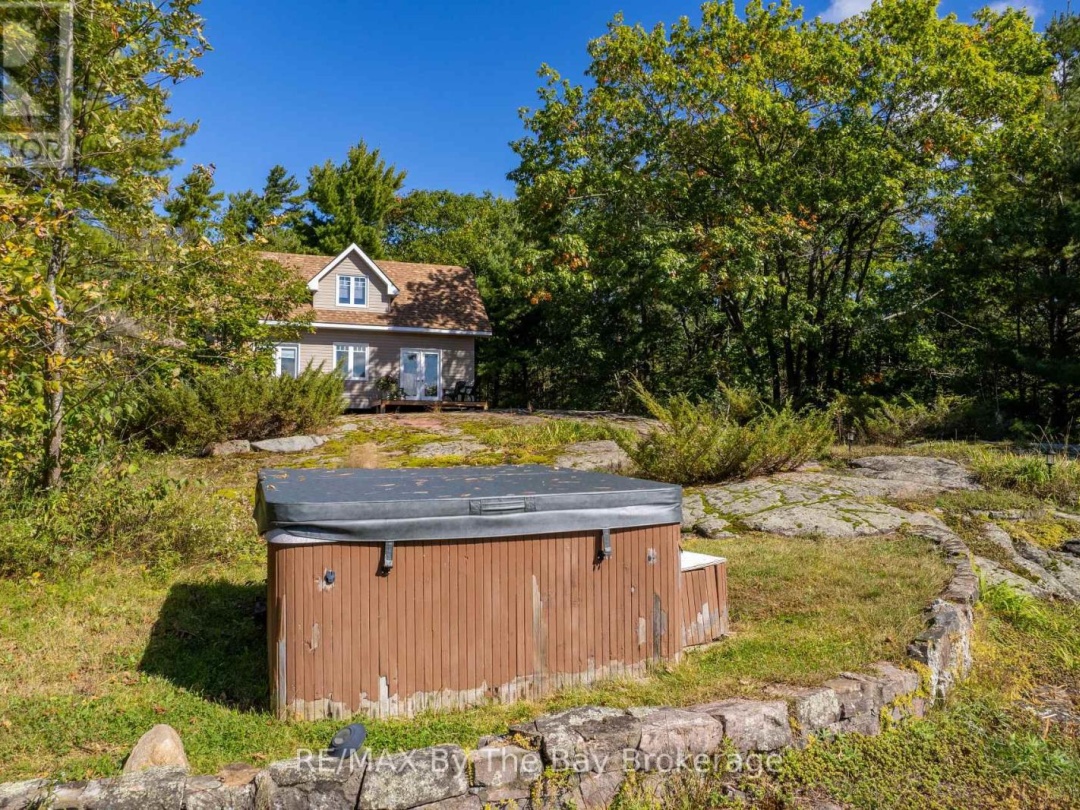 4476 ISLAND 1040/LITTLE BEAUSOLEIL ISLAND, 