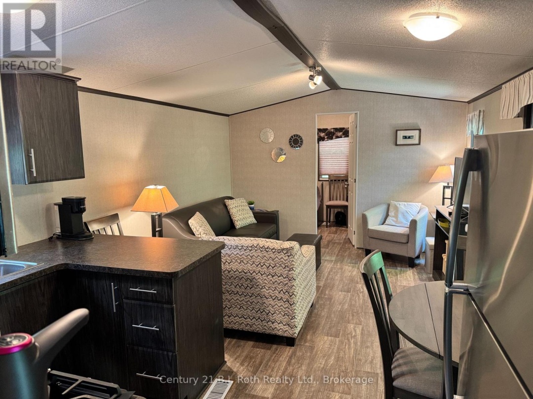 767 POPLAR CRESCENT, 