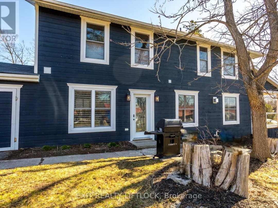 64 Front Street E, Pigeon Lake