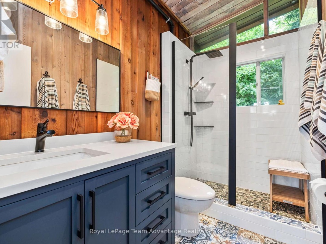 24 B717 ISABELLA ISLAND, 