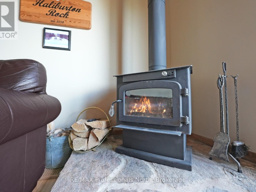 1017 Dunn Road, Haliburton Lake