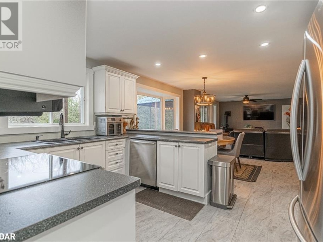 6835 HIGHWAY 93, 
