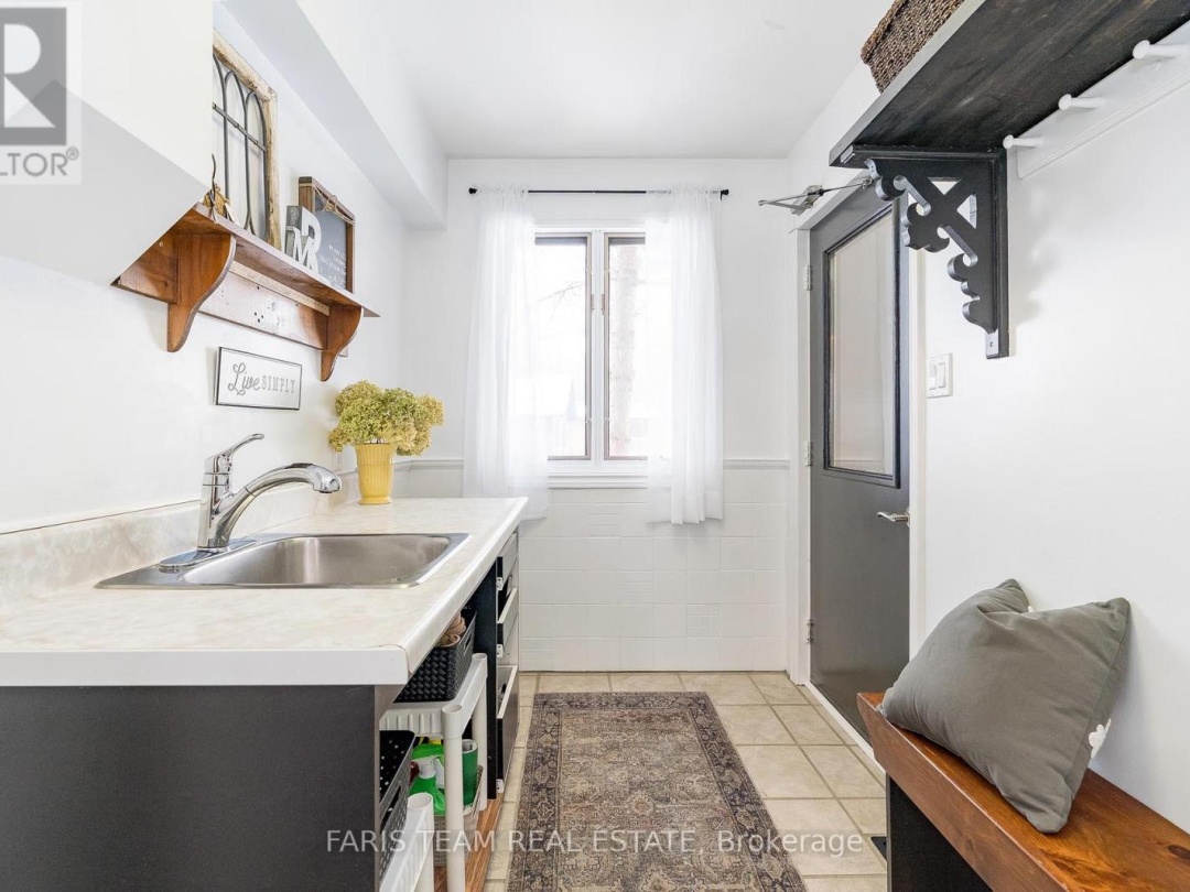 238 Robins Point Road, Georgian Bay
