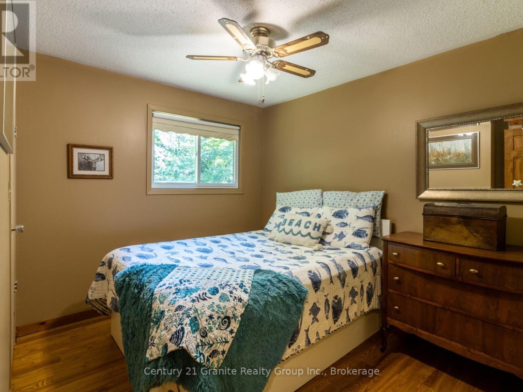 1054 THE NARROWS TRAIL, 