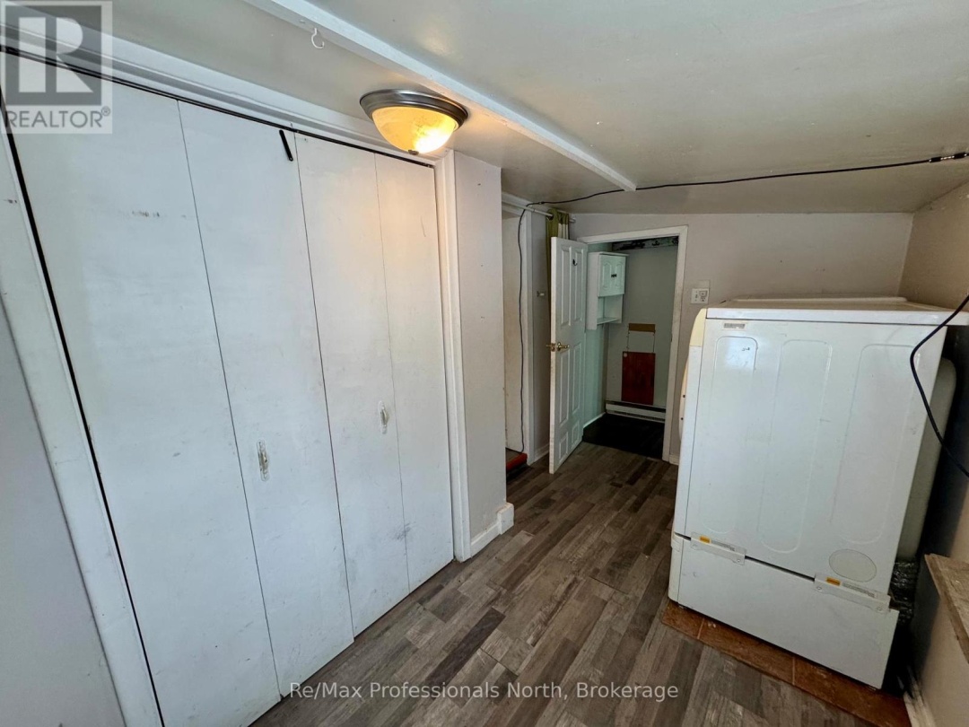 360 MUSKOKA BEACH ROAD, 
