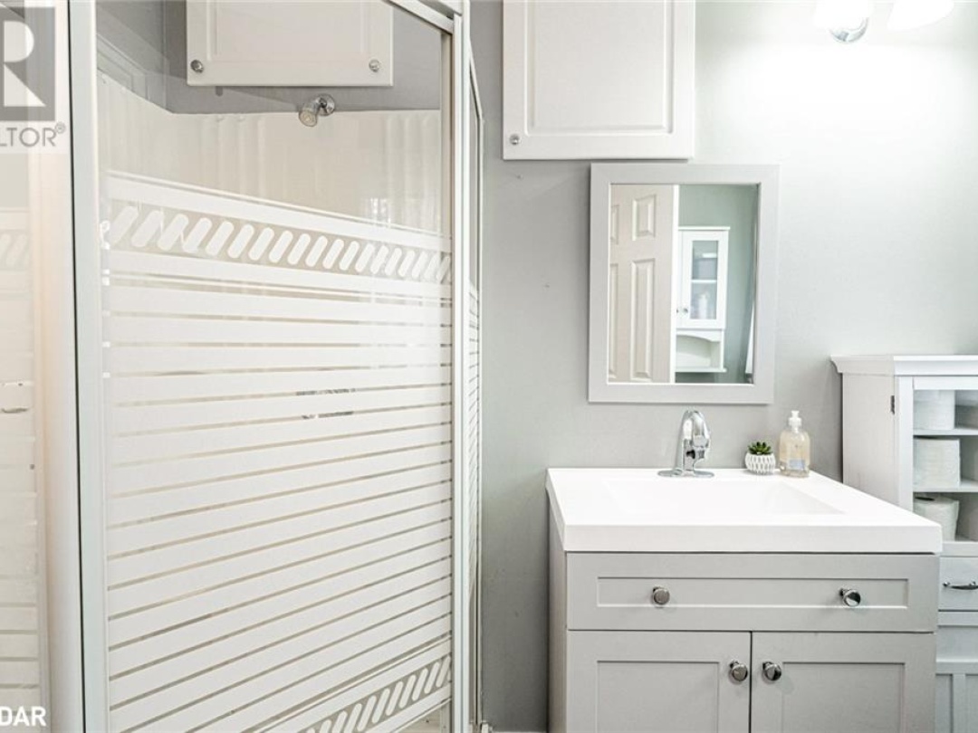 15 Duncan Dr, Trent-severn River