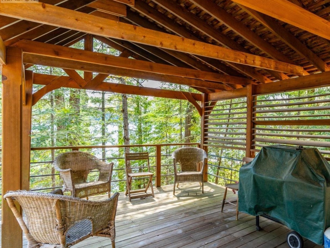 1248 Portage Road, Portage Lake