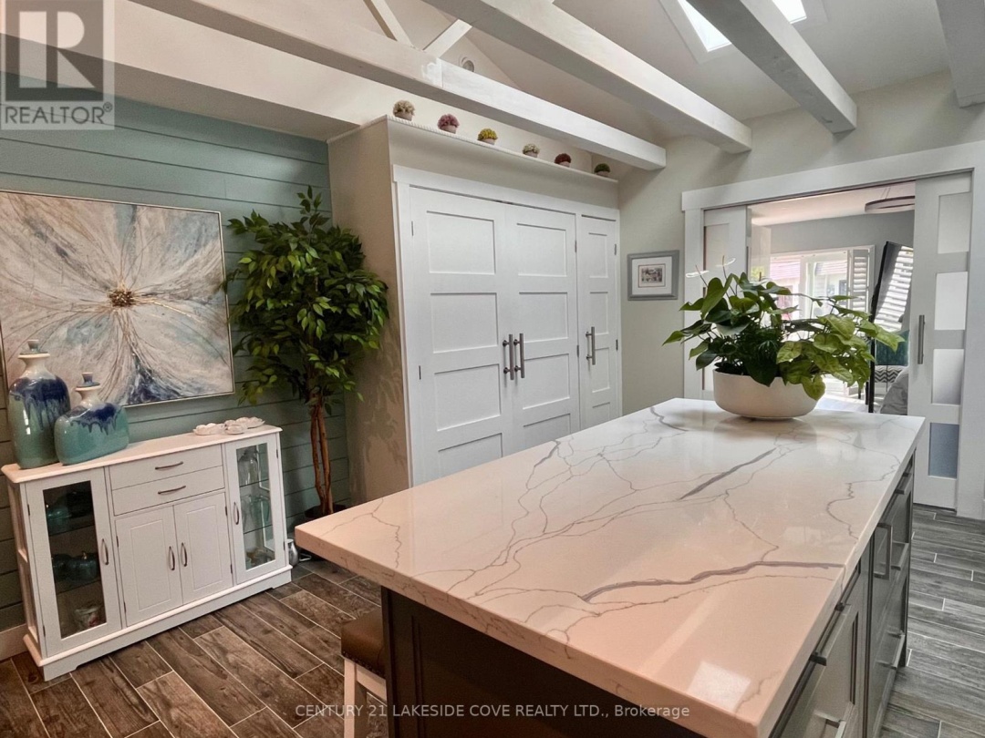Unit 2 3 Paradise Boulevard, Lake Simcoe