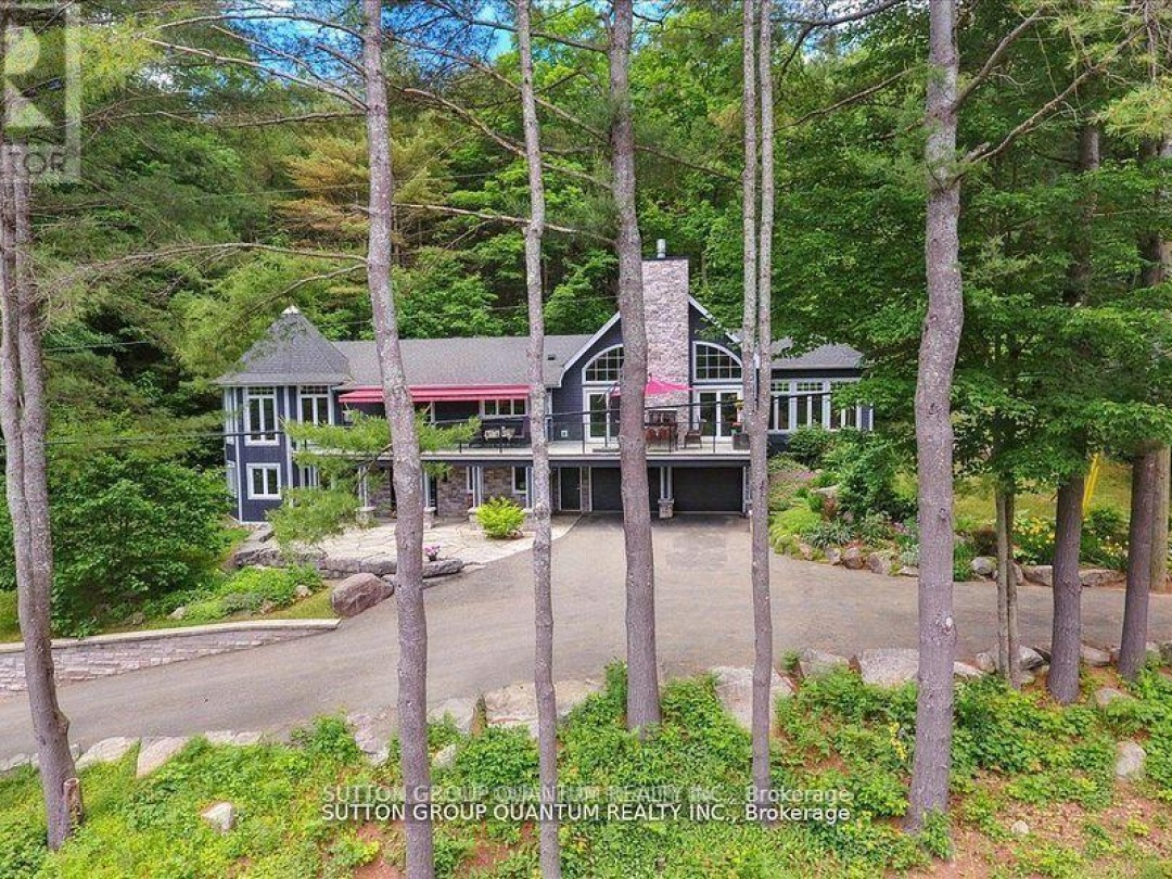 167 Santas Village Road, Muskoka River