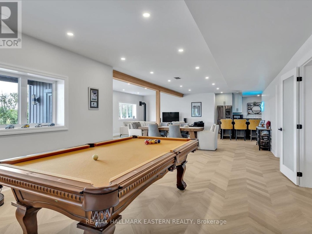 35 LAKEVIEW CRESCENT, 