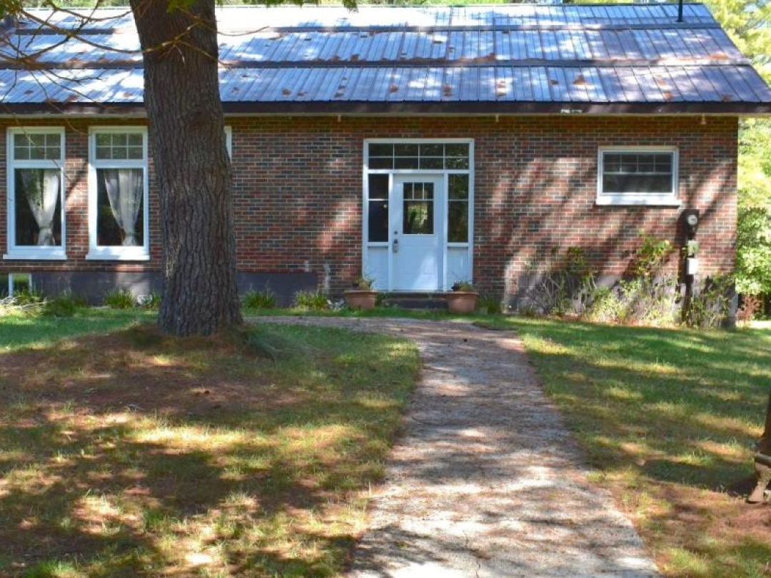 1258 RAVENSCLIFFE ROAD, 