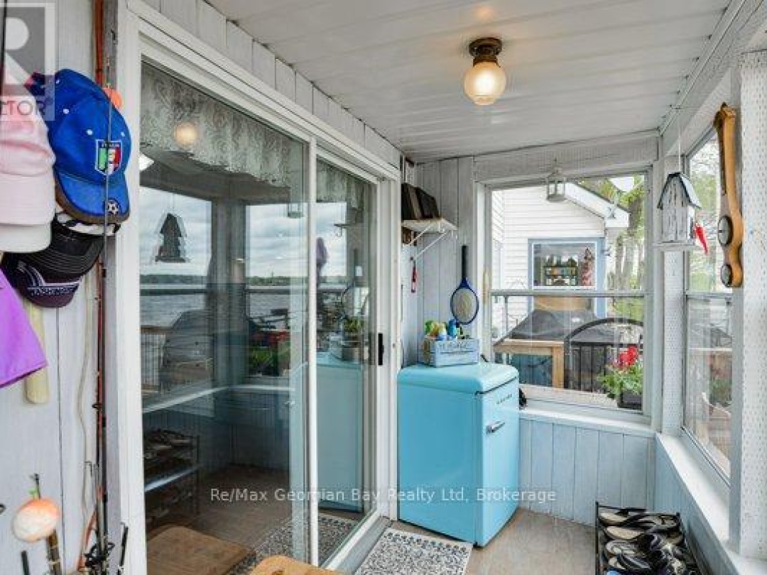 Beach Chalet #3 1230 Grandview Lodge Road, Sparrow Lake