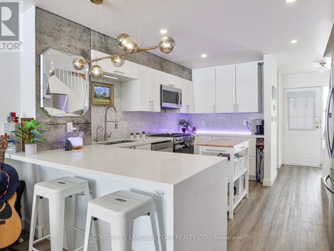 19 4 Paradise Boulevard, Lake Simcoe