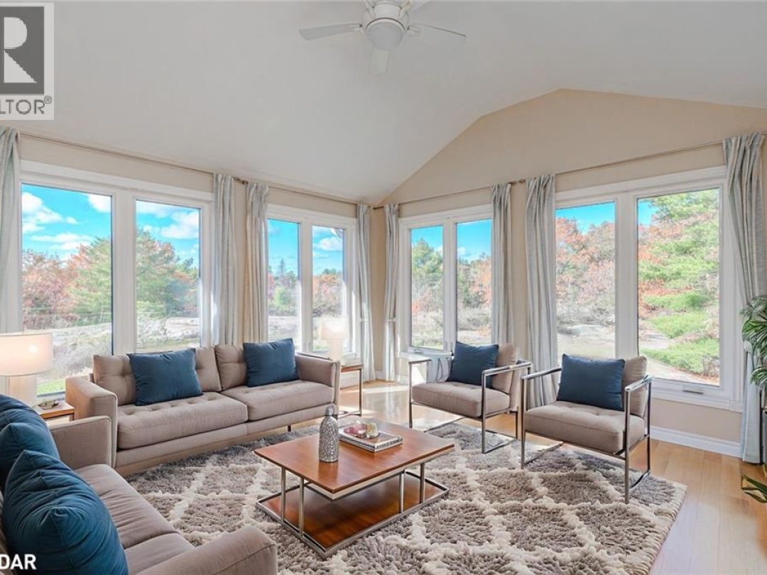 1564 HONEY HARBOUR ROAD, 