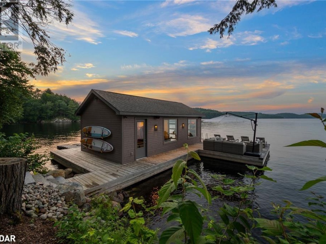 124 CLAREN CRESCENT Crescent, 