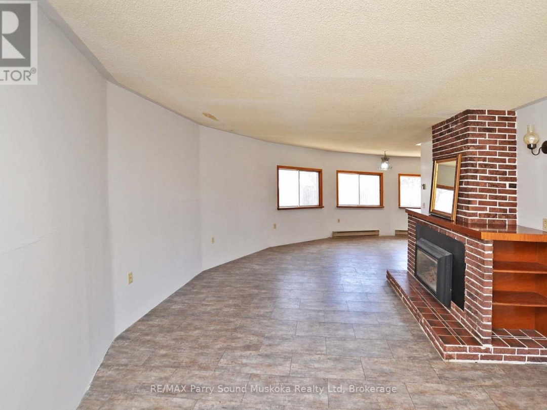 17 19 Church Street, Parry Sound