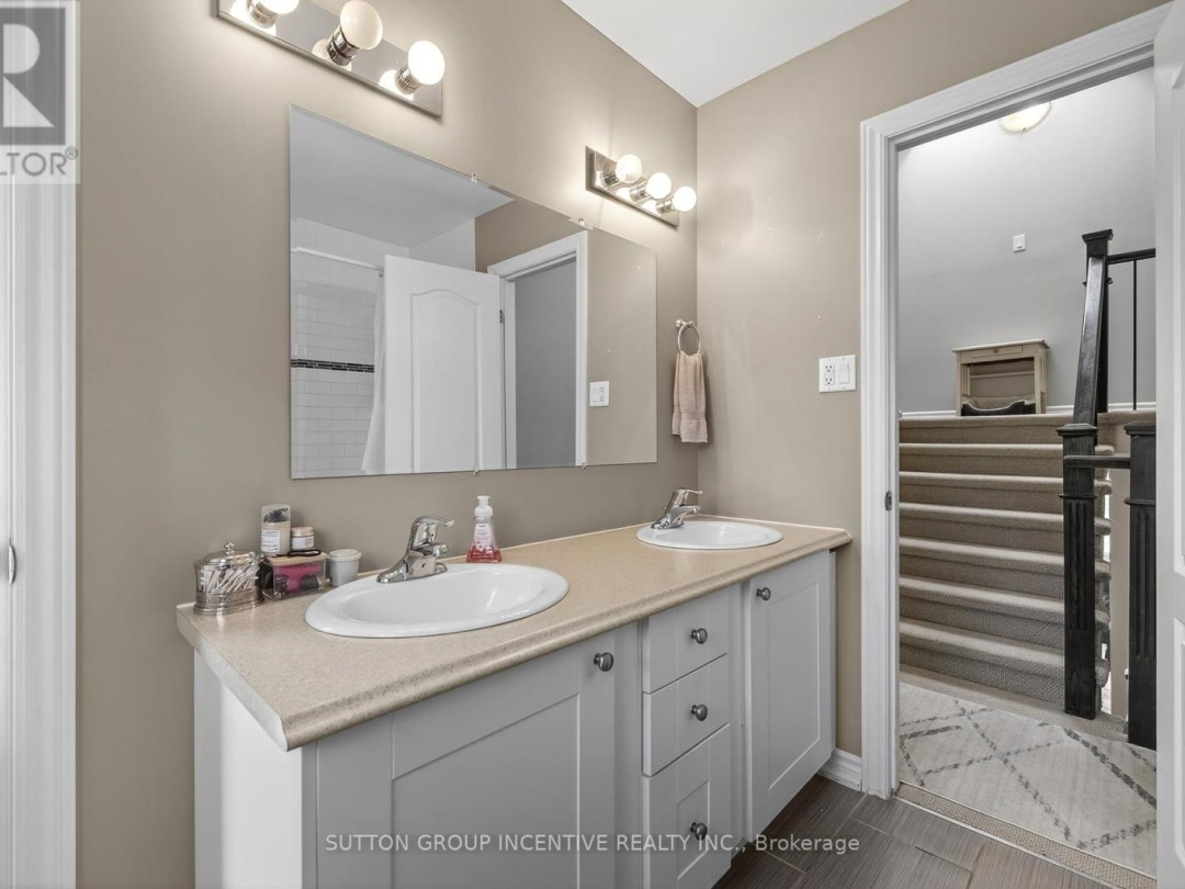 36 - 12 LANKIN BOULEVARD, 
