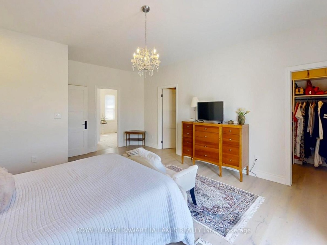 427 LINDEN VALLEY ROAD, 