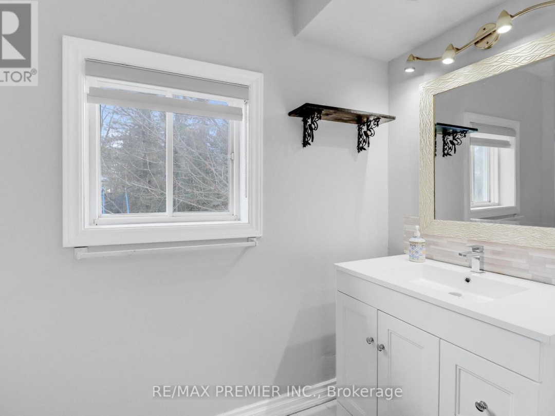 100 Readman Street, Lake Muskoka