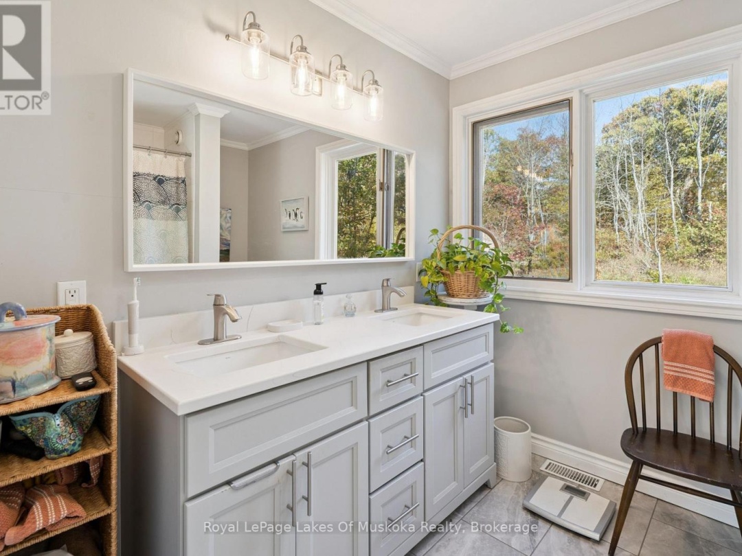 1779 MUSKOKA RD 118 ROAD W, 