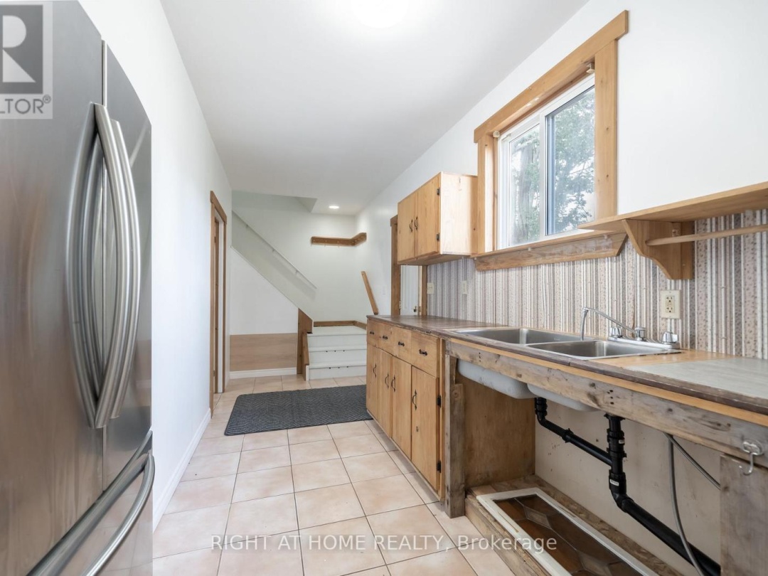 3392 CORONATION AVENUE, 