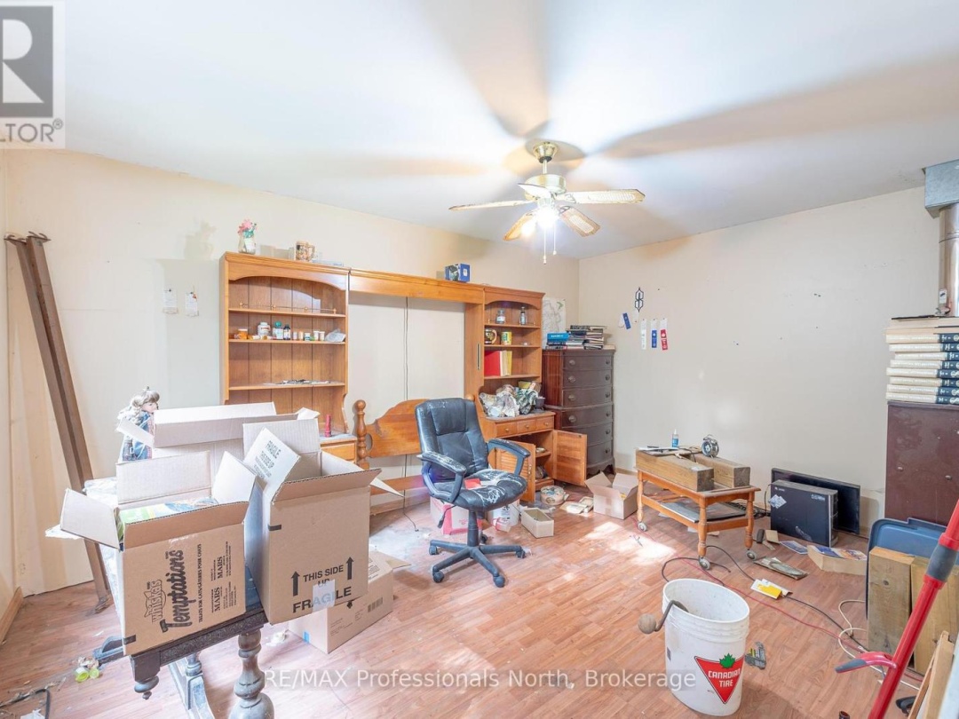 1015 BLACKBERRY LANE, 