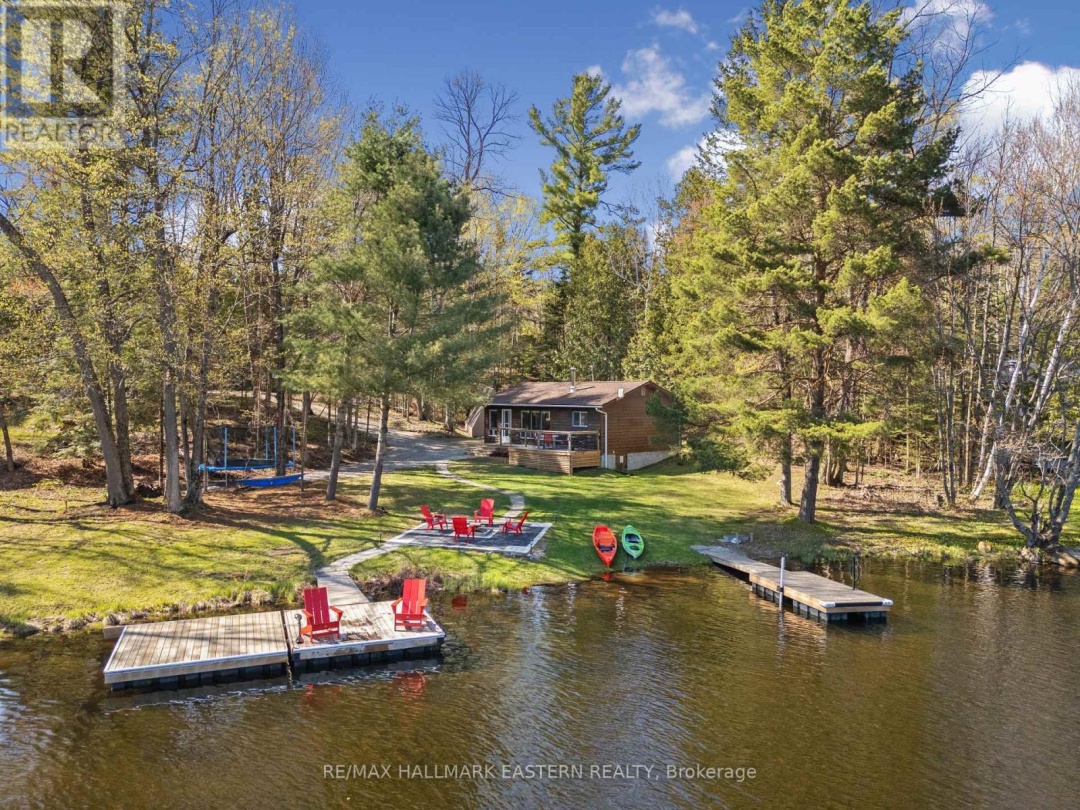 1025 Dickies Lane, Gooderham Lake