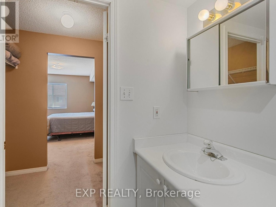 303 107 Bond Street, Orillia