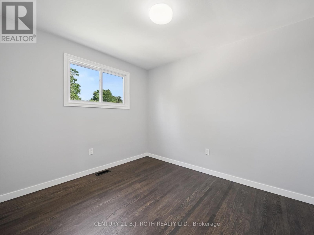 138 SIMCOE STREET, 