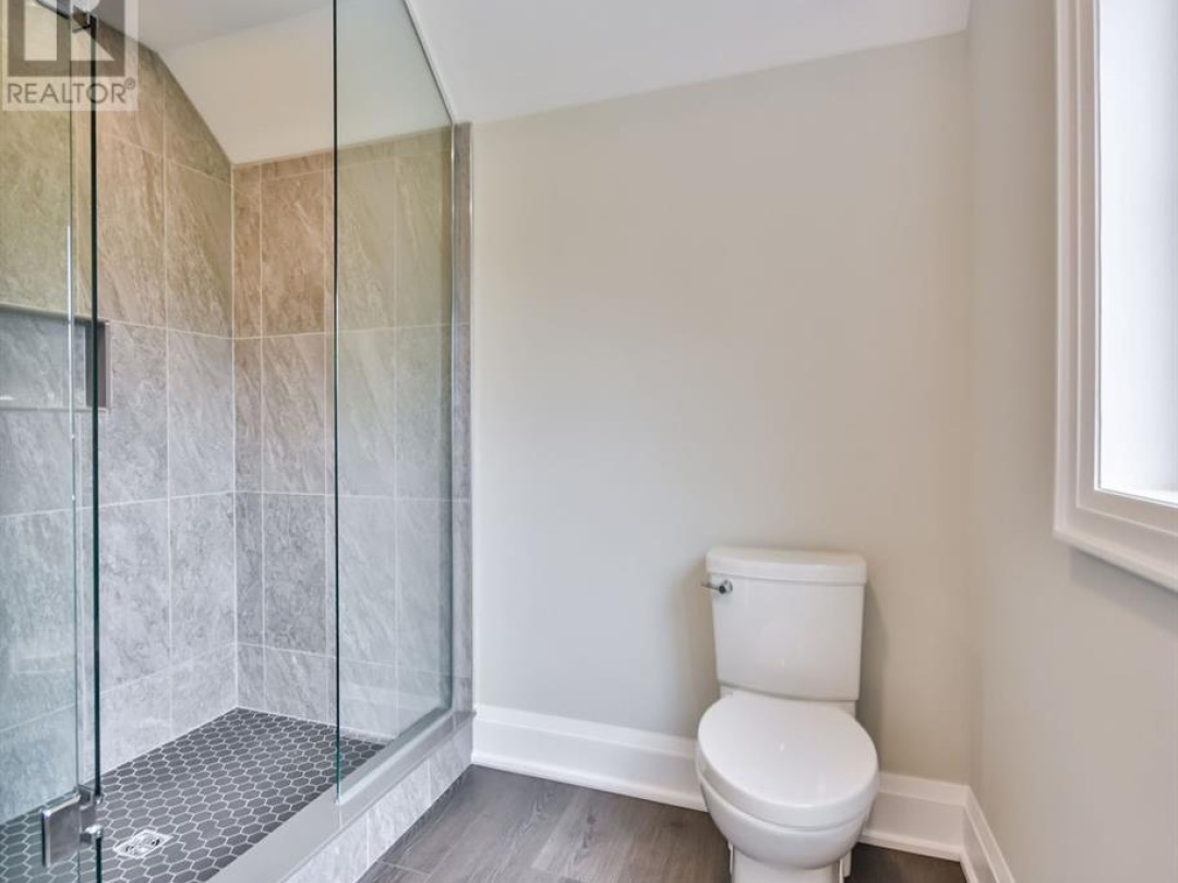 4 CLYDESDALE Court, 