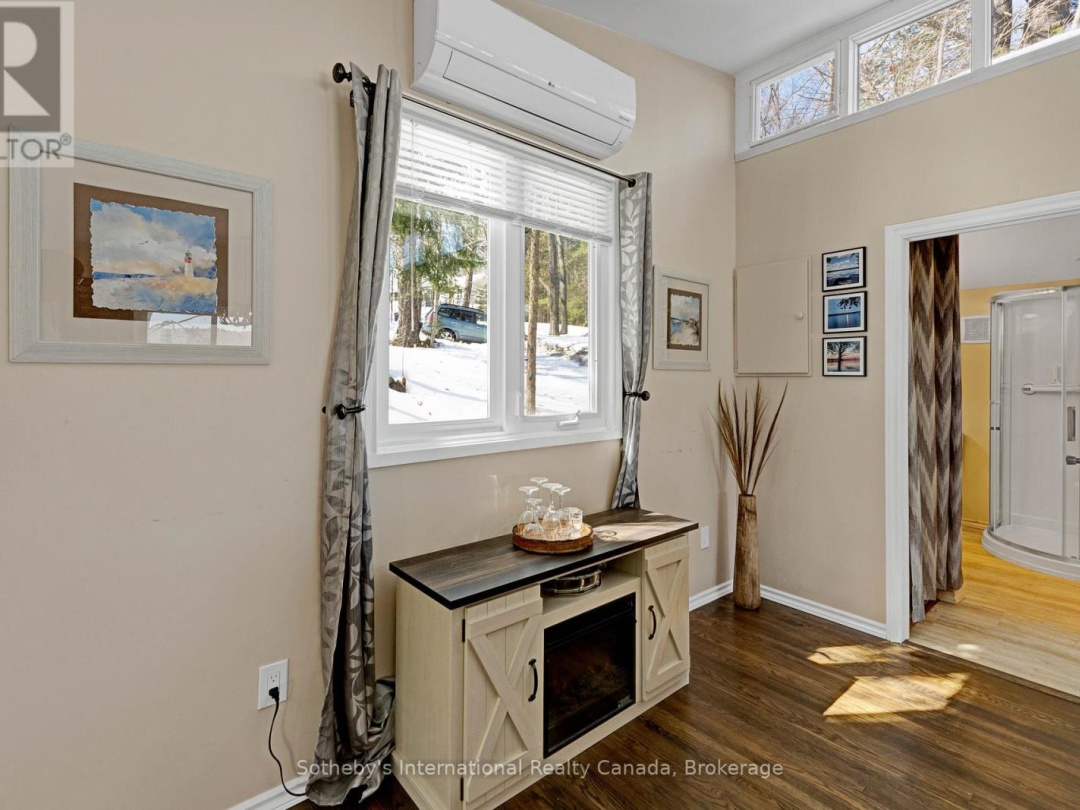 1028 Hillcrest Lane, Halls Lake