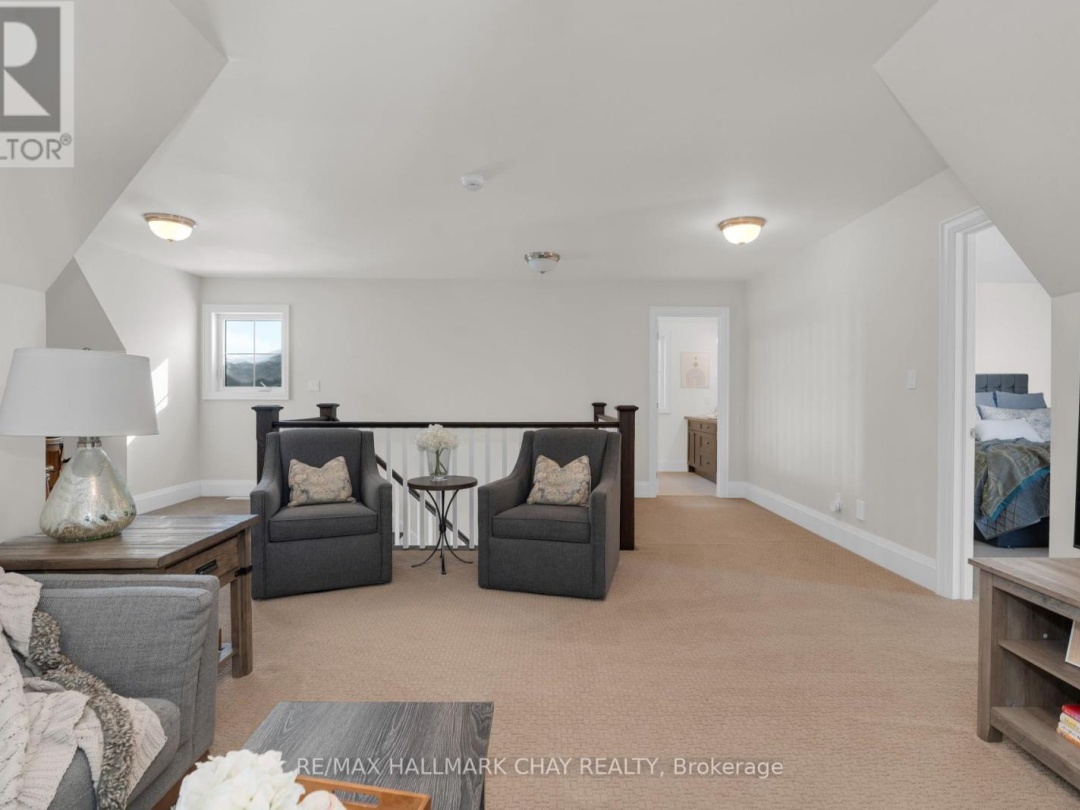 12 Thoroughbred Drive, Oro-Medonte