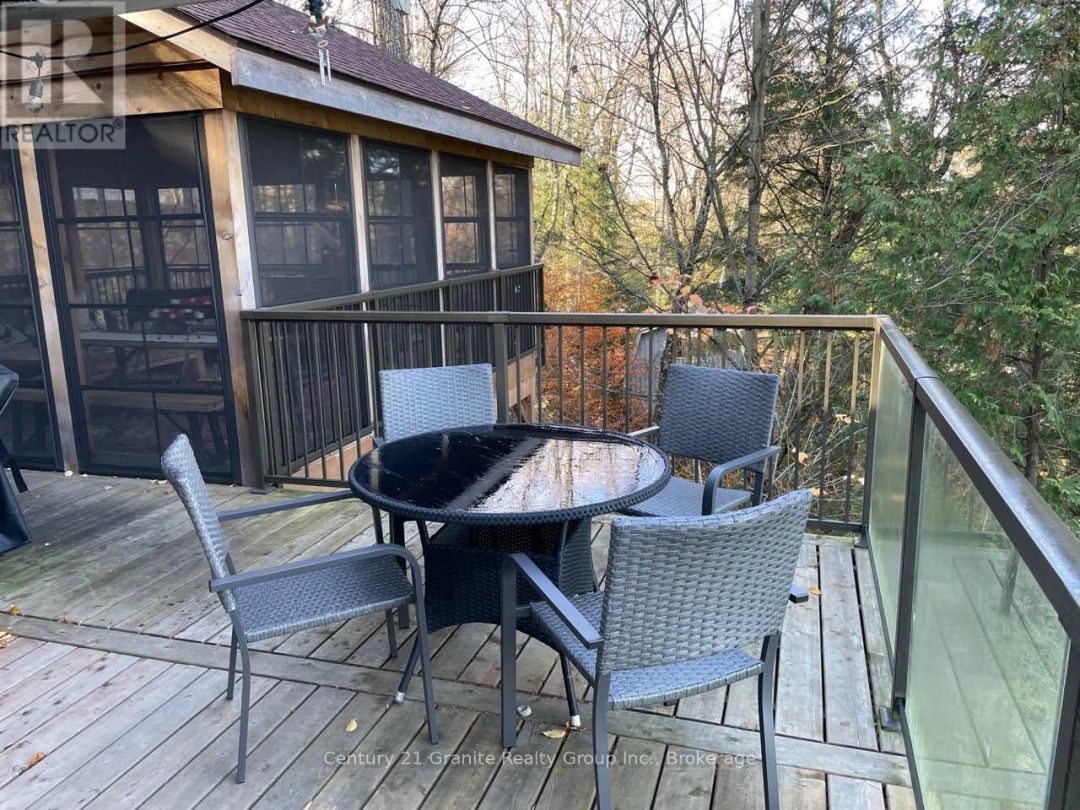 1038 BROKEN PADDLE ROAD, 