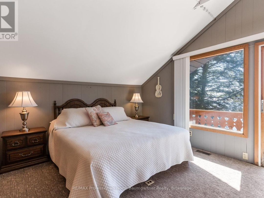6469 Kennisis Lake Road, Kennisis Lake