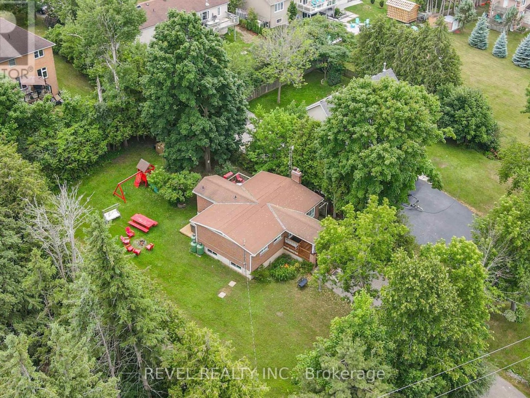 99 BOWEN ROAD, 