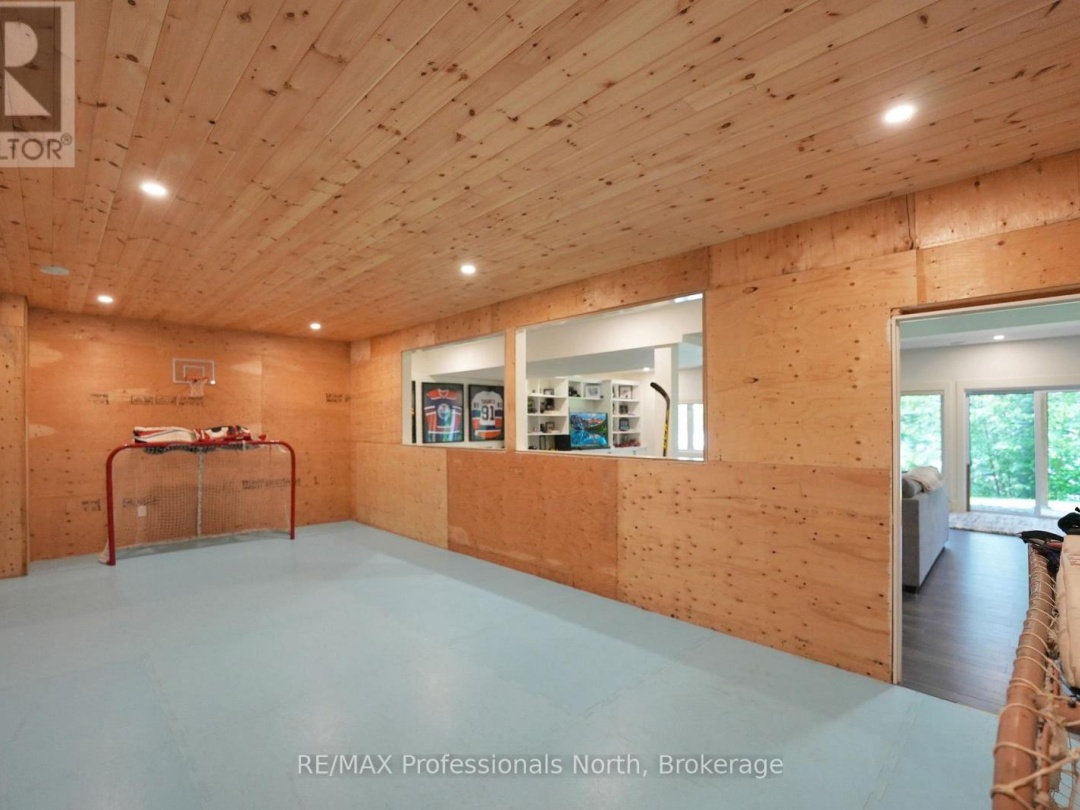 1034 Lone Wolf Crescent, Percy Lake