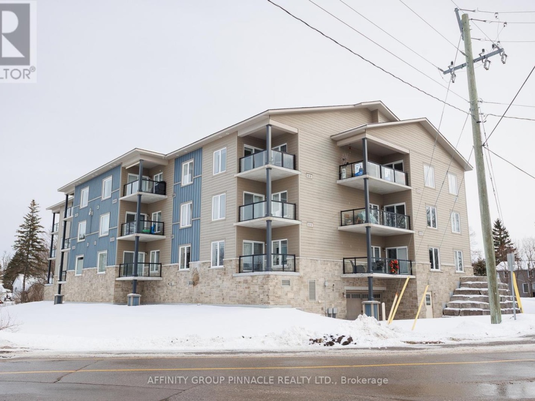 103 - 94 FRANCIS STREET W, 