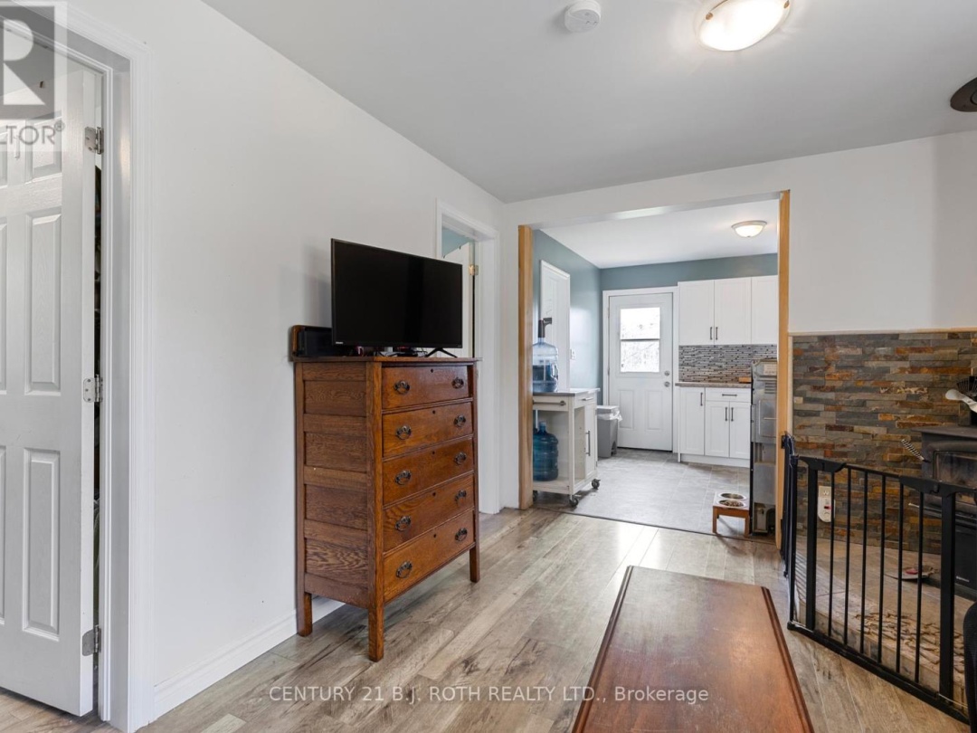 2100 HONEY HARBOUR ROAD, 