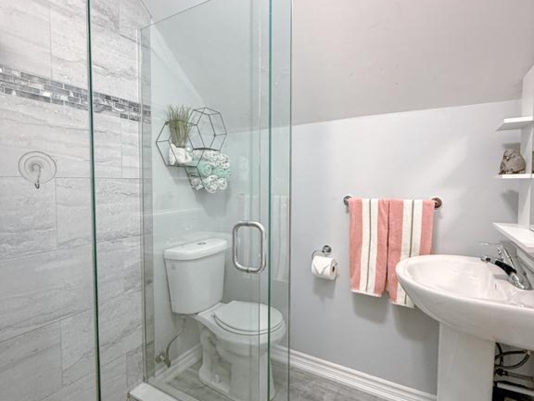 1862 DIVISION ROAD W, 