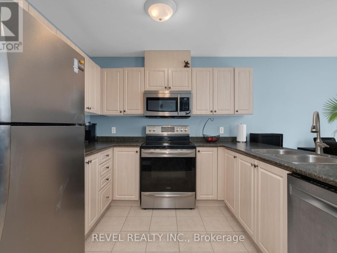 36 800 West Ridge Boulevard, Orillia