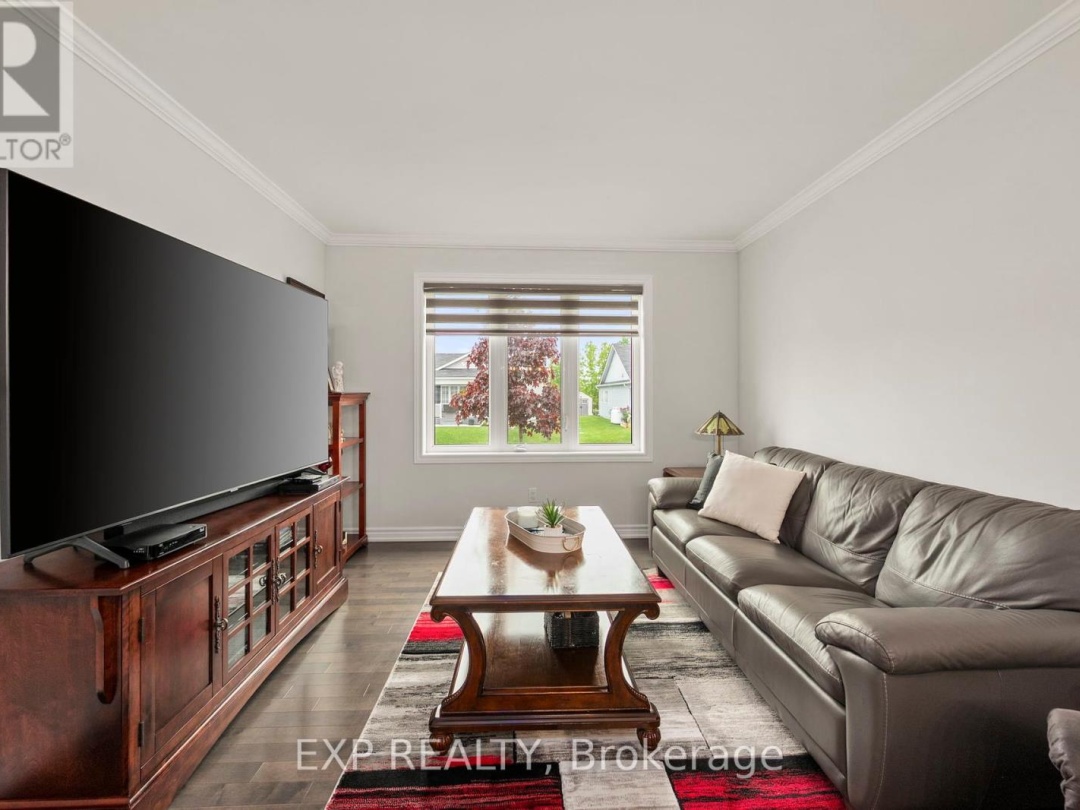 10 SINCLAIR CRESCENT, 