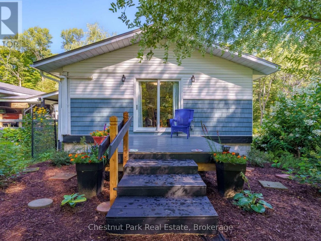 1047 NAISMITH ROAD E, 