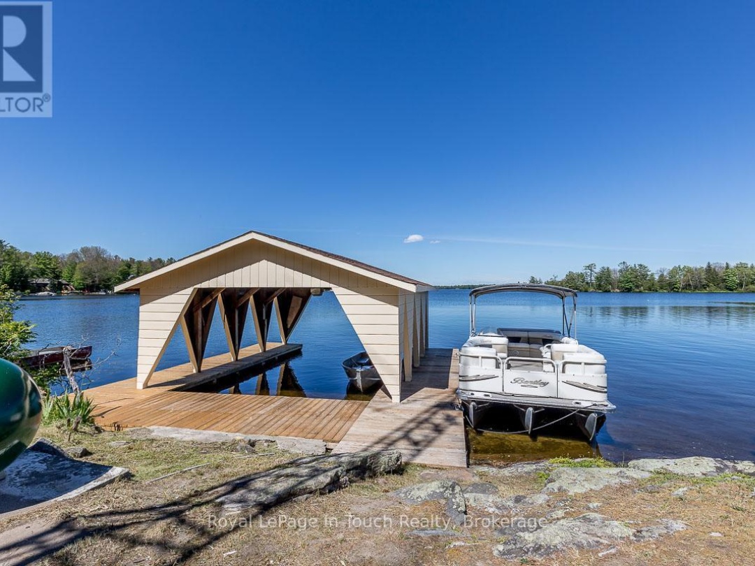 36 Yellowhead Island, Gloucester Pool