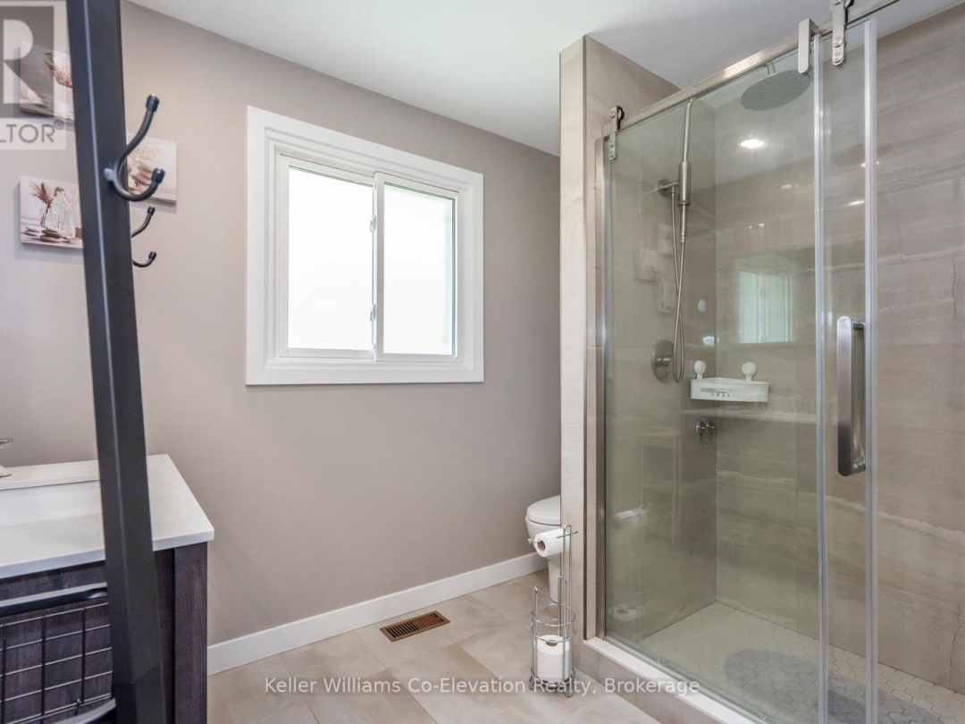 1467 Rosemount Road, Tay