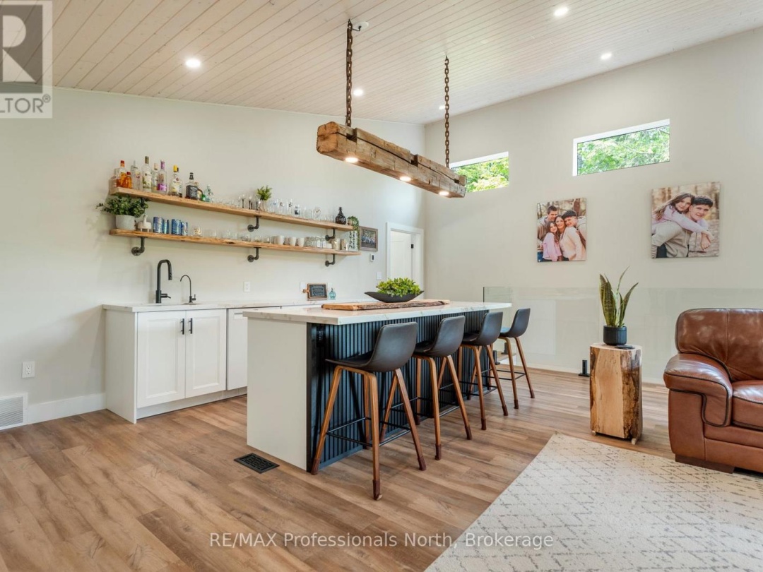 1063 Mink Road, Long Lake