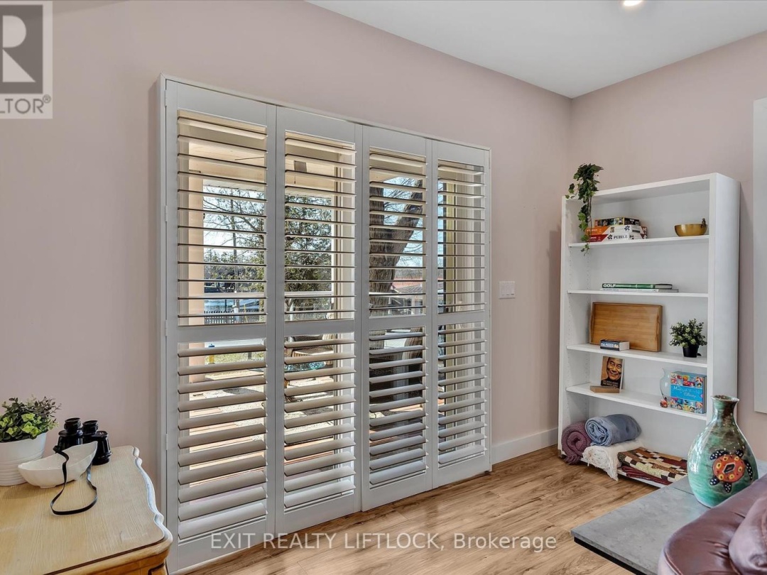 64 Front Street E, Pigeon Lake