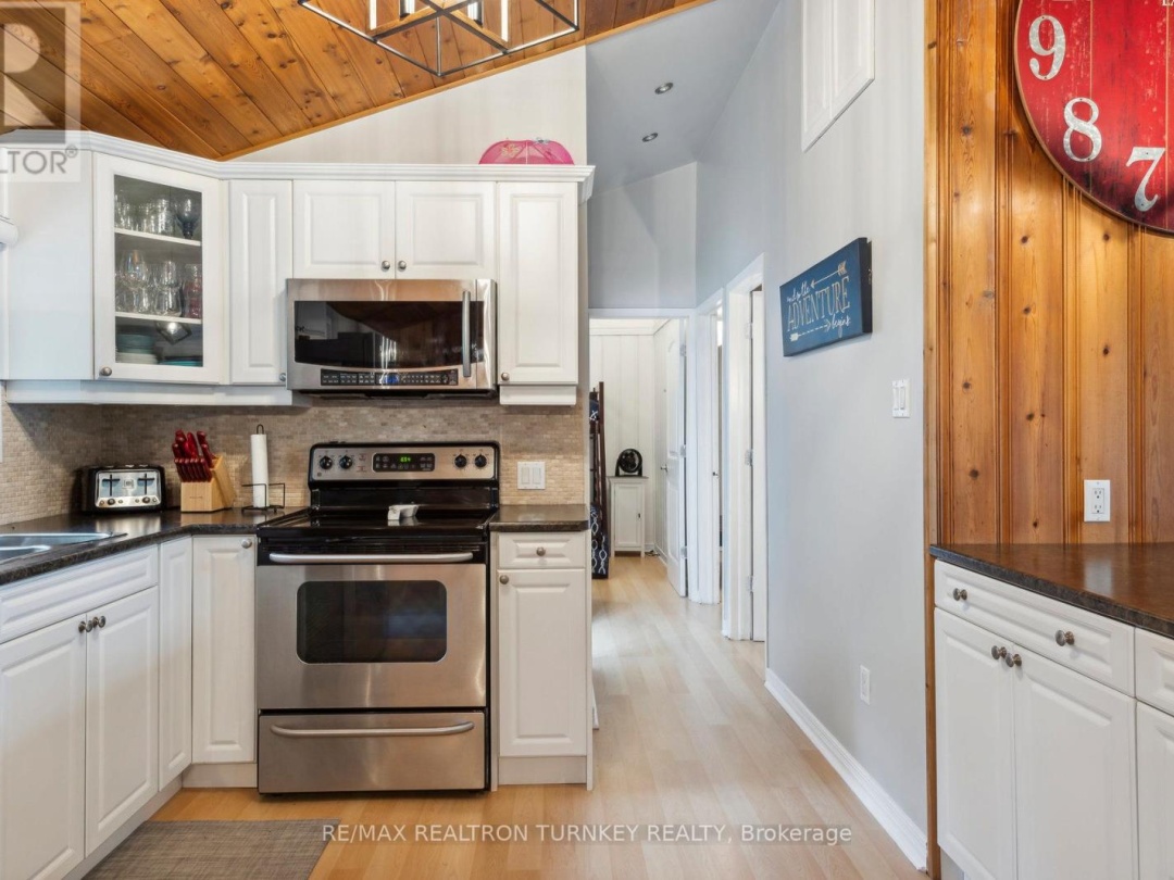 310 Northern Avenue, Big Bald Lake