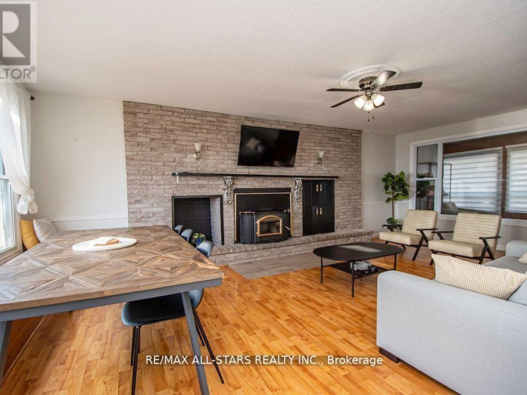 122 Fenelon Drive, Sturgeon Lake