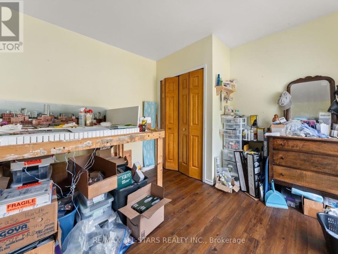 14 WYCHWOOD DRIVE E, 