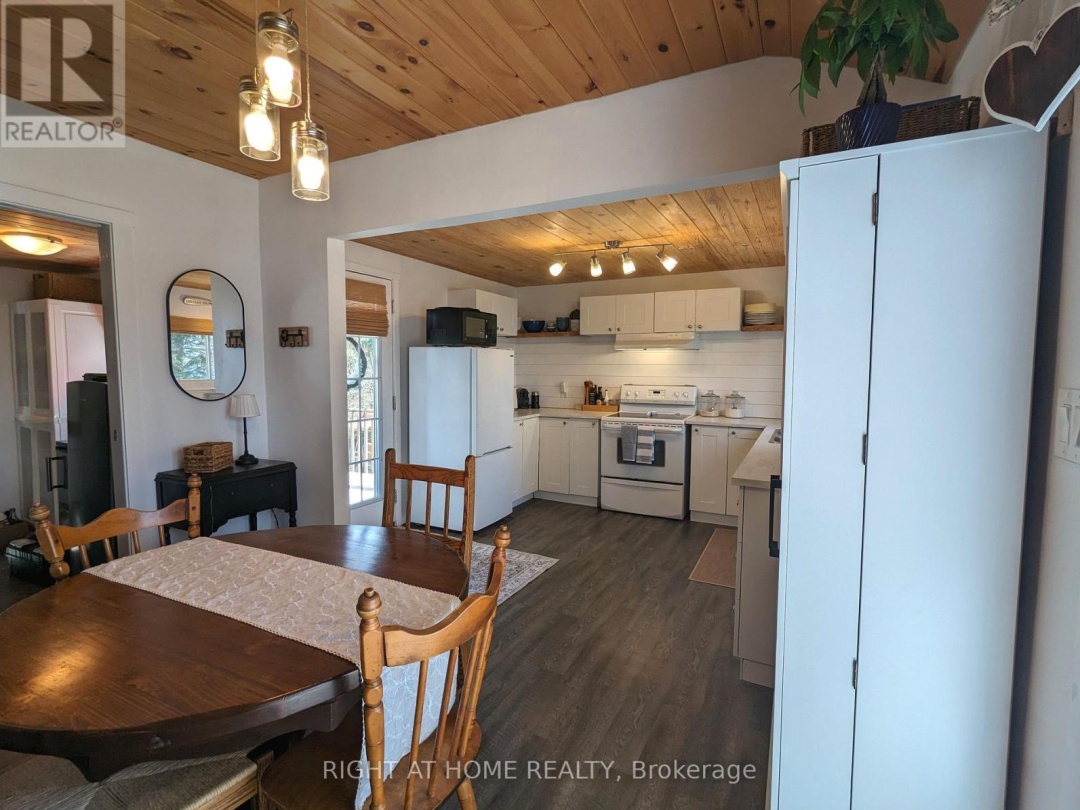 187 Campbell Beach Road, Dalrymple Lake